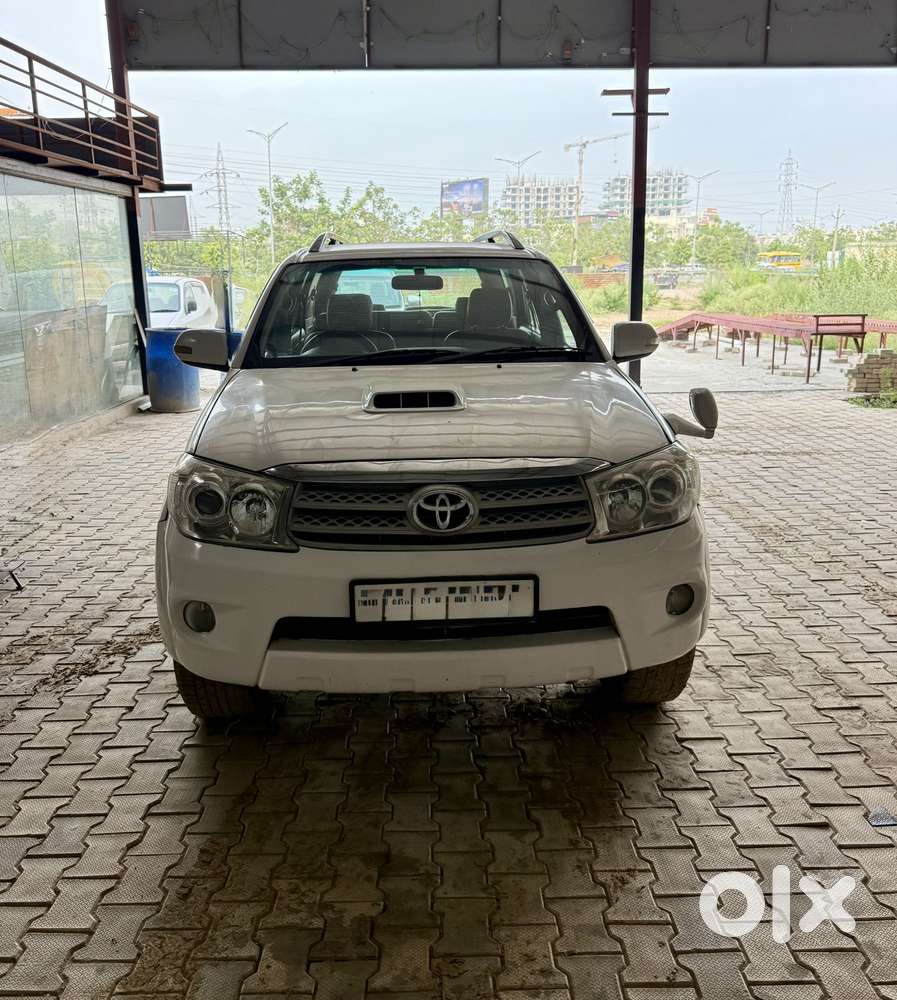 Toyota Fortuner 4x4 At, 2010, Diesel