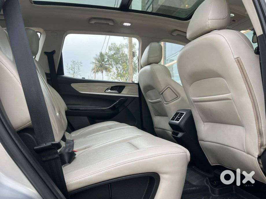 Mahindra Xuv700 2.2 Ax 7 Diesel At Luxury Pack Str, 2021, Diesel
