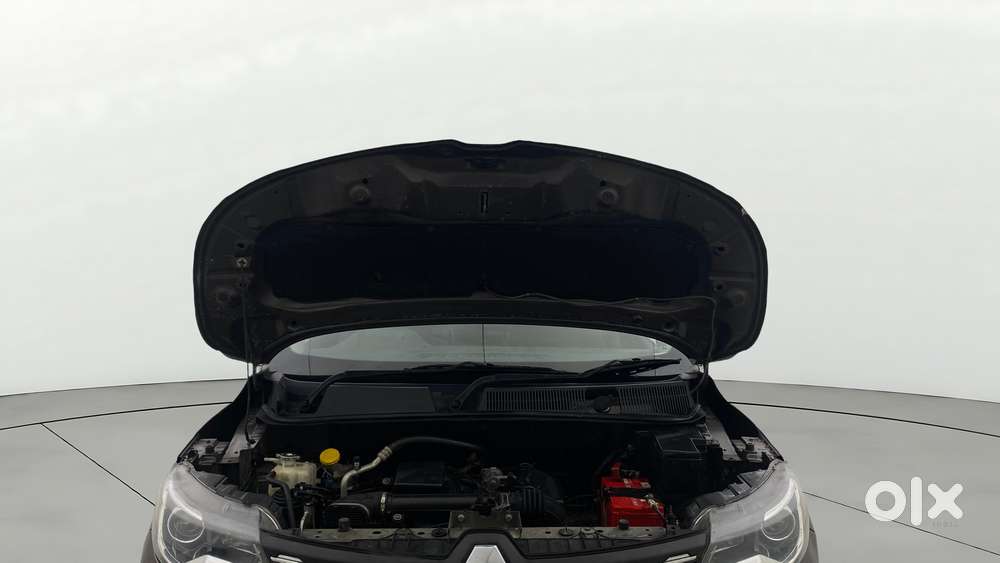 Renault Triber Rxz, 2023, Petrol