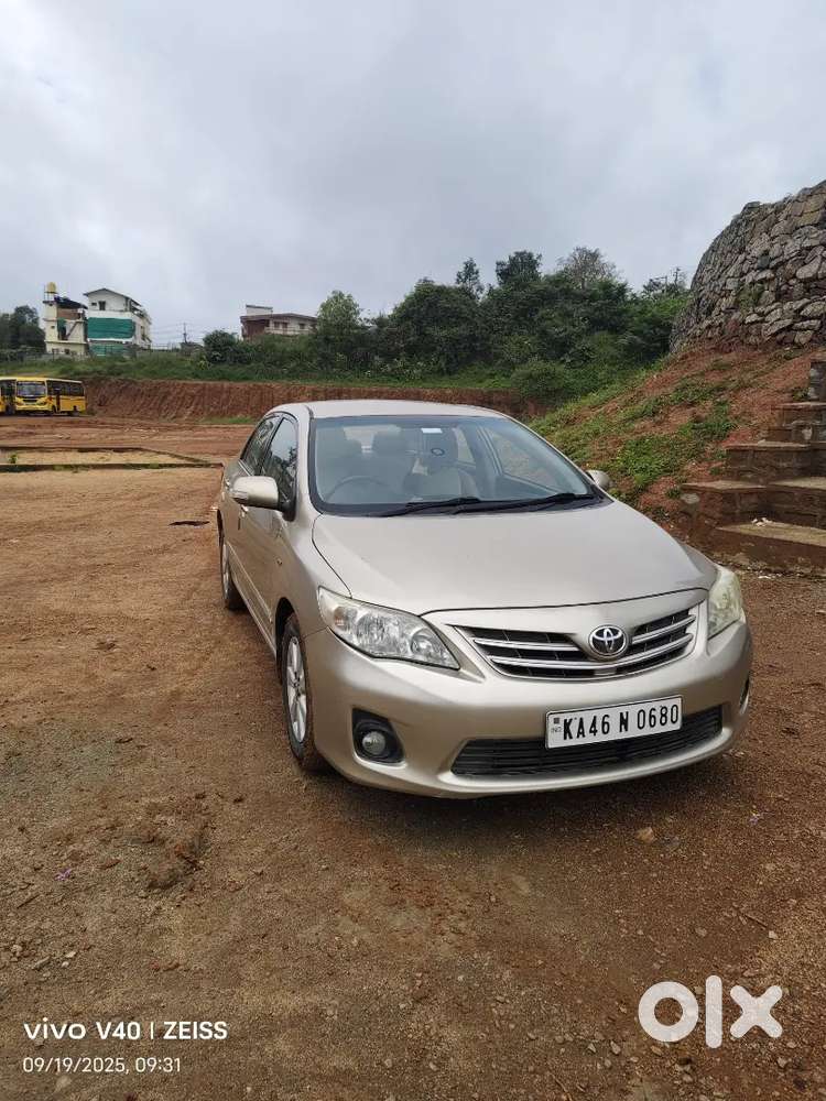 Toyota Corolla Altis 2011 Second Owner