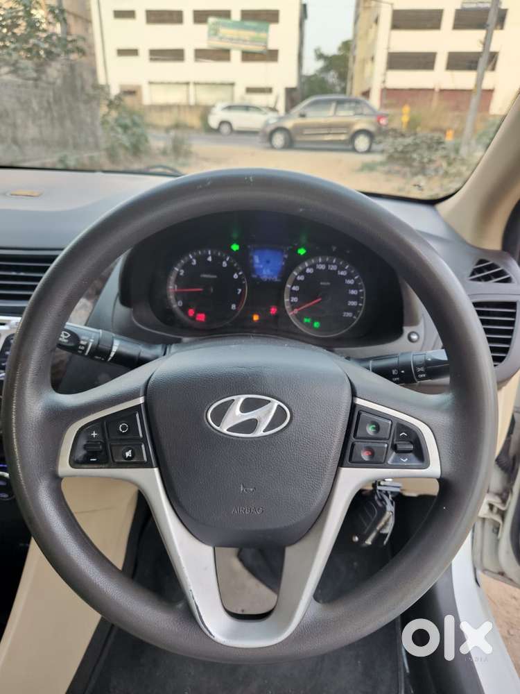Hyundai Verna Vtvt 1.6 Sx, 2012, Petrol