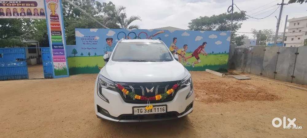 Mahindra Xuv700 Luxury Pack 2025