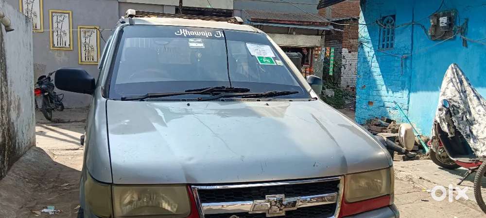 Good Condition Tavera 10 Seater