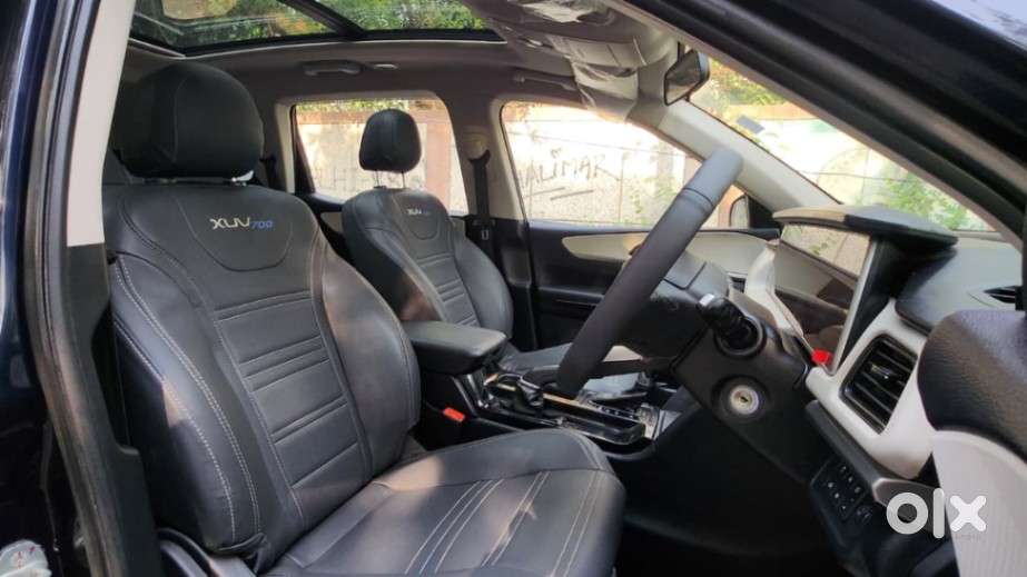 Mahindra Xuv700 2.0 Ax 5 Petrol At Str, 2022, Petrol