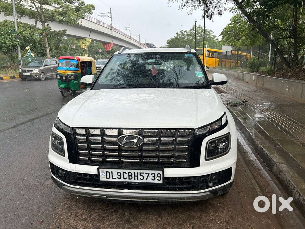 Hyundai Venue Petrol 2025