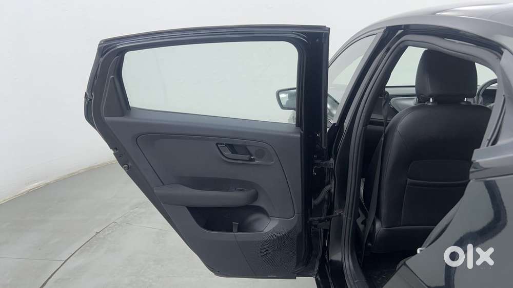 Tata Altroz 1.2 Xz Plus Dark Edition, 2021, Petrol
