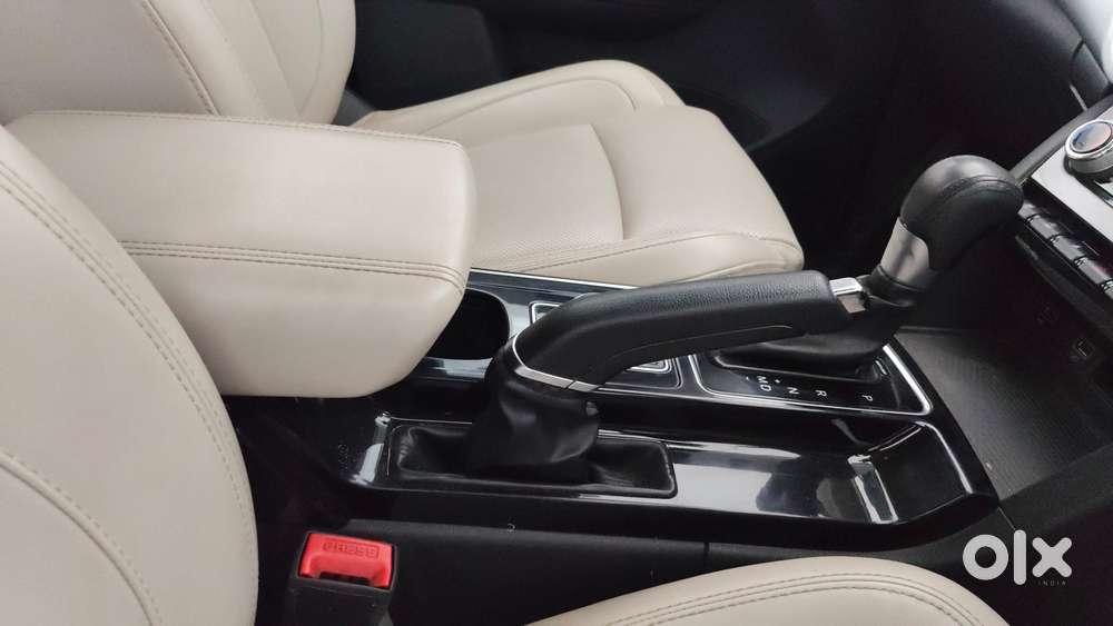 Mahindra Xuv700 2.0 Ax 7 Petrol At Str, 2022, Petrol