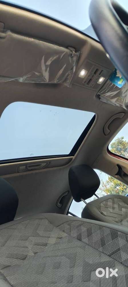 Skoda Slavia Ambition 1.5l Tsi Dsg Dual Tone, 2025, Petrol