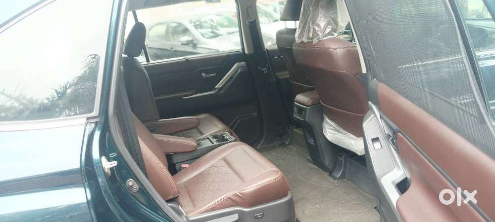 Toyota Innova Hycross 2.0 Zx Hybrid 7 Str, 2025