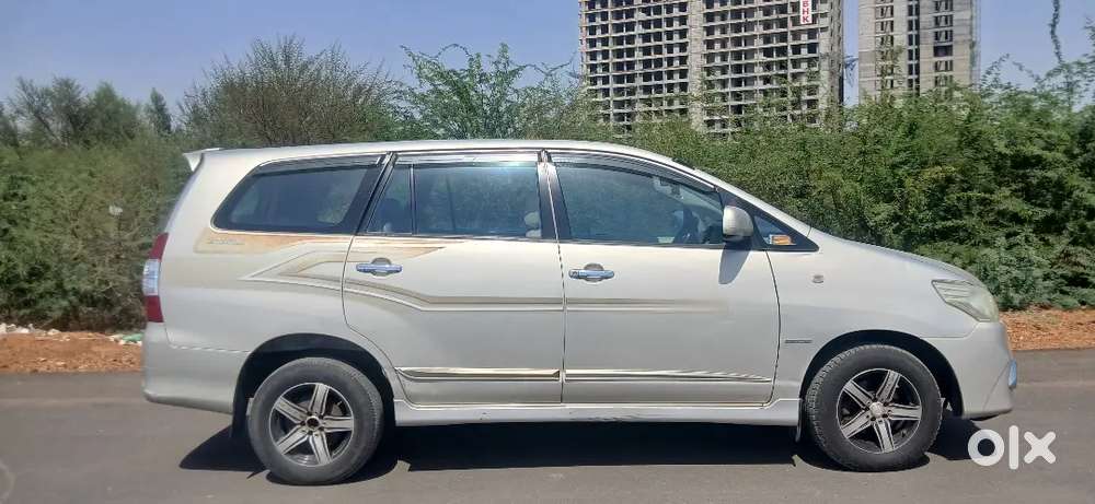 Toyota Innova 2012