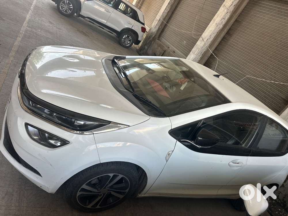 Tata Altroz Xz Petrol 2nd Top Model