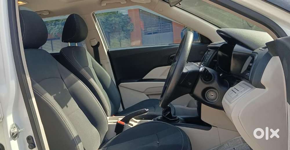Mahindra Xuv300 1.2 W6 Amt Petrol, 2024, Petrol