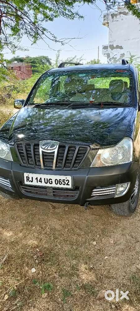 Mahindra Xylo Black Superb Pickup