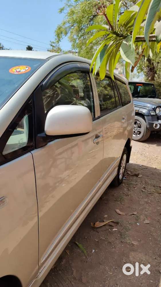 Toyota Innova Hycross 2.0 2015