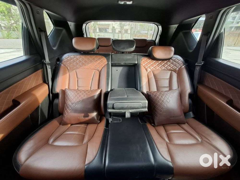 Mahindra Alturas G4 4wd At, 2022, Diesel