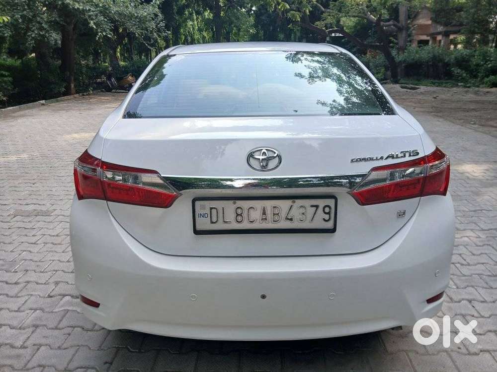 Toyota Corolla Altis 1.8 J, 2015, Petrol