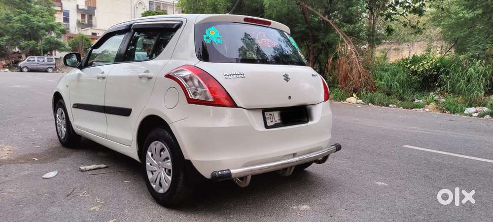 Maruti Suzuki Swift Lxi Optional-o, 2017, Petrol