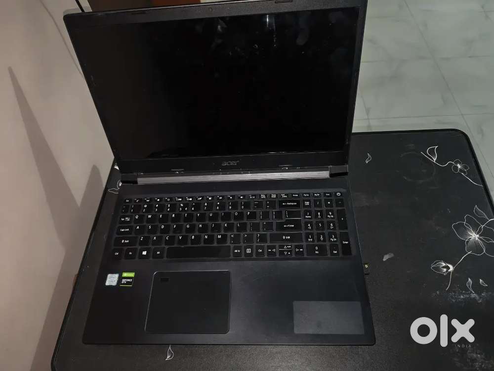 Acer aspire 7 full working battery backup 1hr 8gb ram -256gb ssd