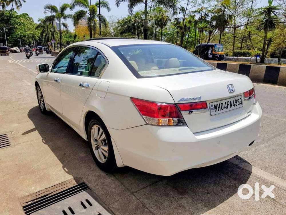Honda Accord 2.4 Elegance Manual, 2011, Petrol