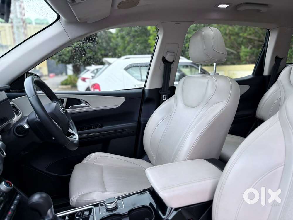 Mahindra Xuv700 2.2 Ax 7 Diesel At Luxury Pack Str, 2022, Diesel