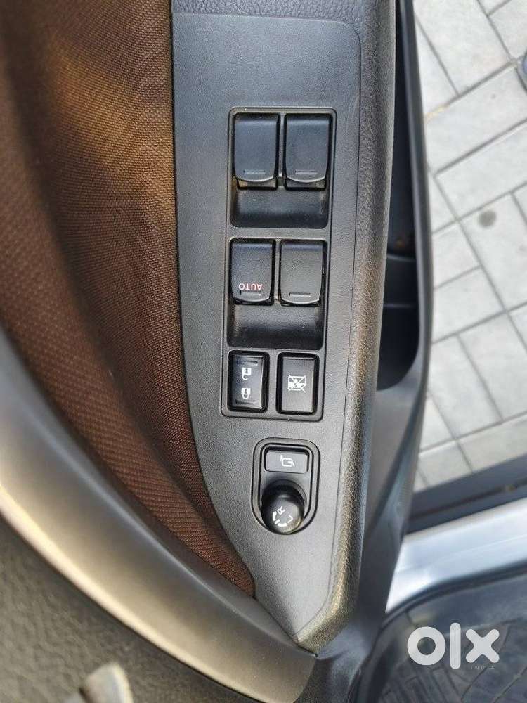 Maruti Suzuki Brezza 1.5 Zxi Smart Hybrid Dual Tone, 2023, Petrol