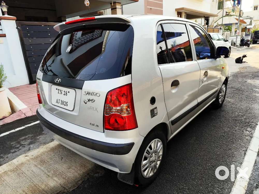Santro Xing Gls -2011- Petrol/lpg - Company Service