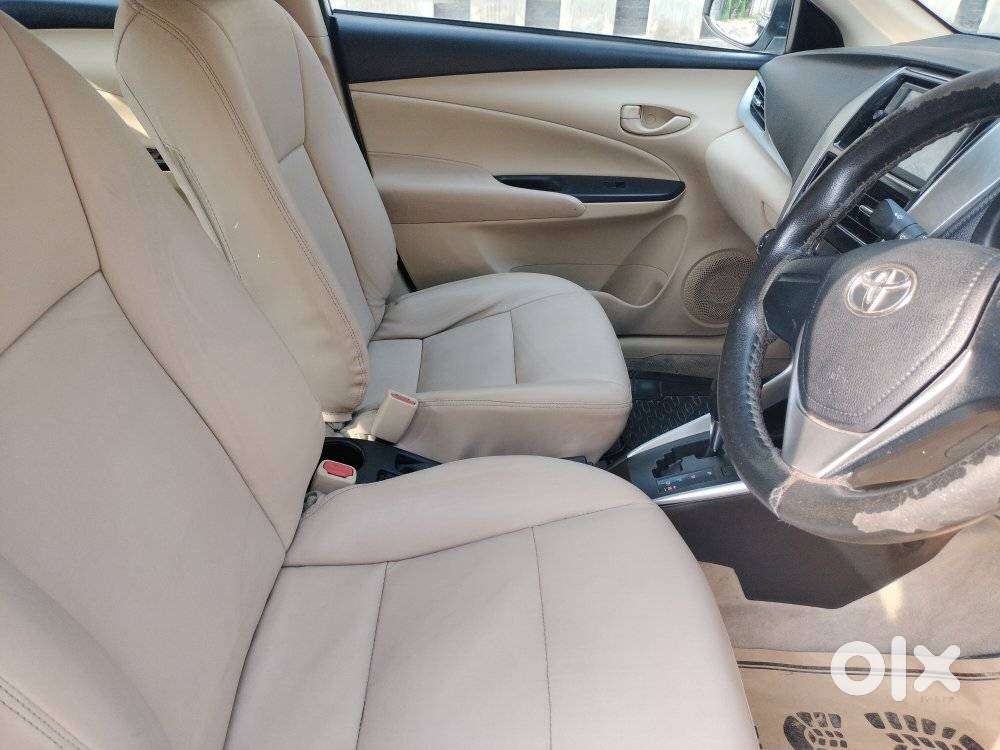 Toyota Yaris J Cvt, 2019, Petrol