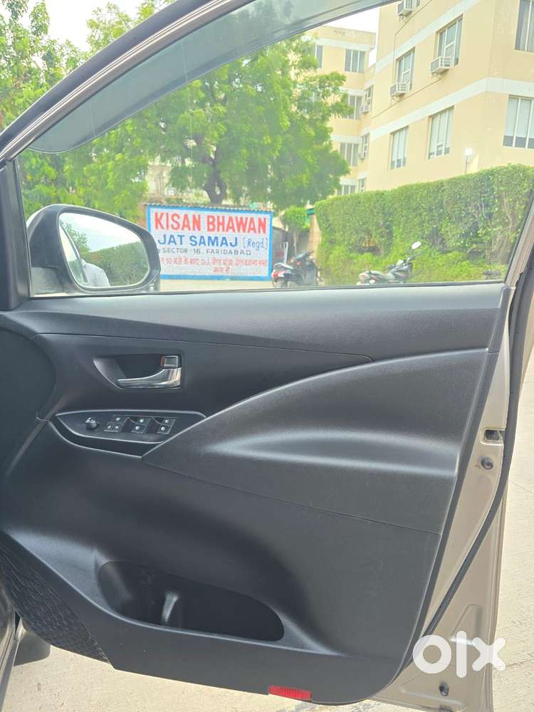 Toyota Innova Crysta 2.8 Gx At, 2017, Diesel