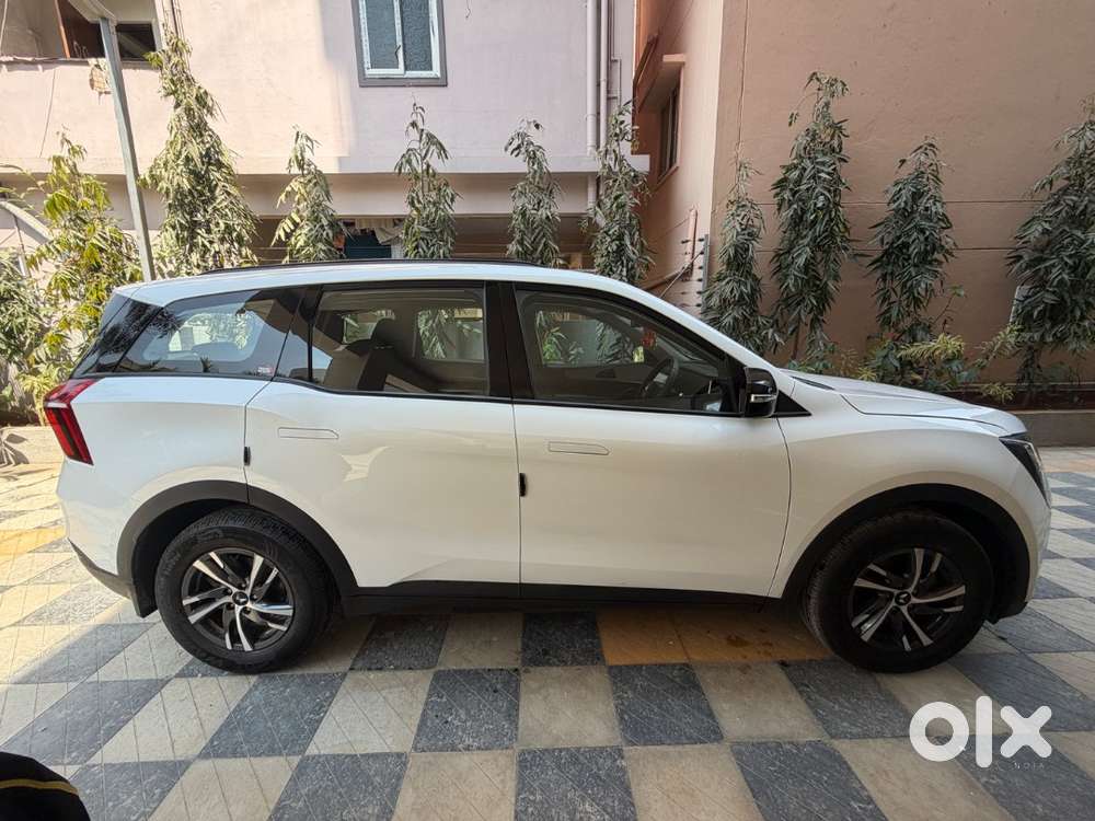 Mahindra Xuv700 2025 Petrol 15000 Km Driven