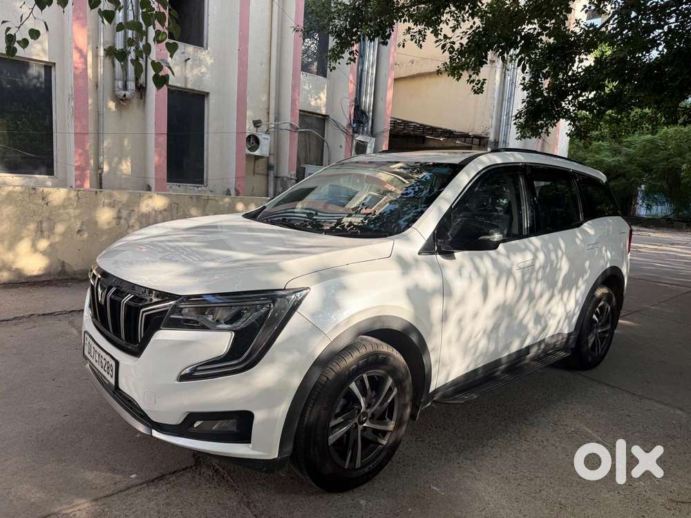 Mahindra Xuv700 2.0 Ax 5 Petrol At Str, 2026, Petrol
