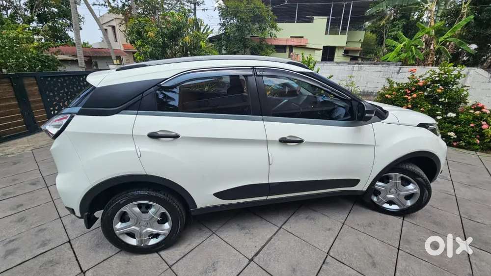 Tata Nexon 2021, Lady Driven