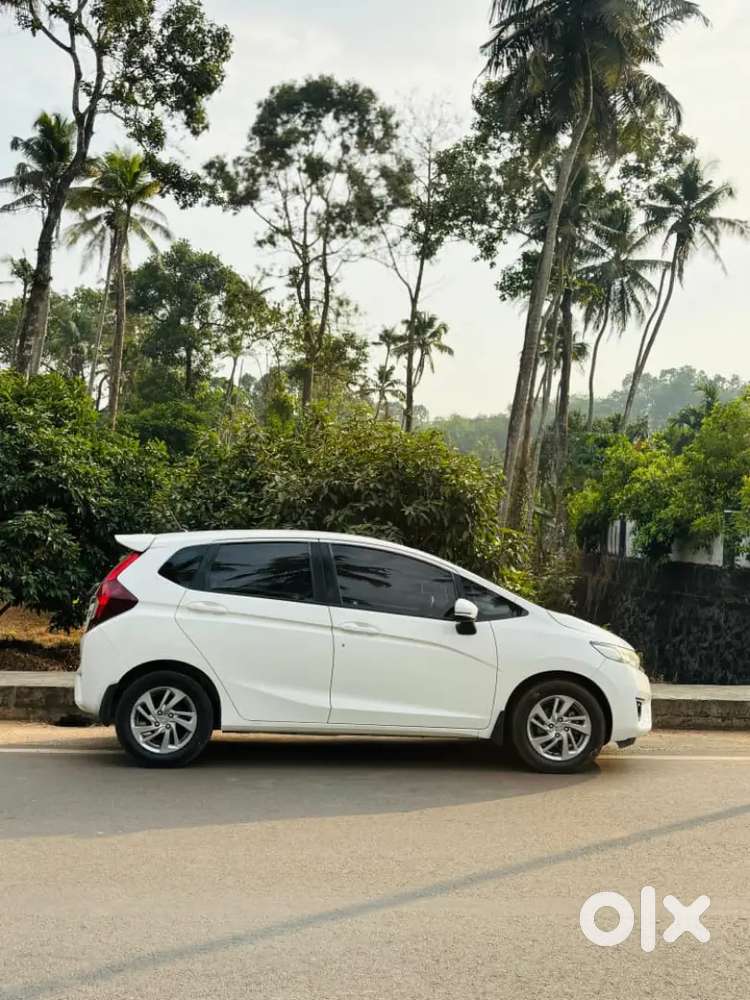 Honda Jazz 2016 Diesel Well Maintained