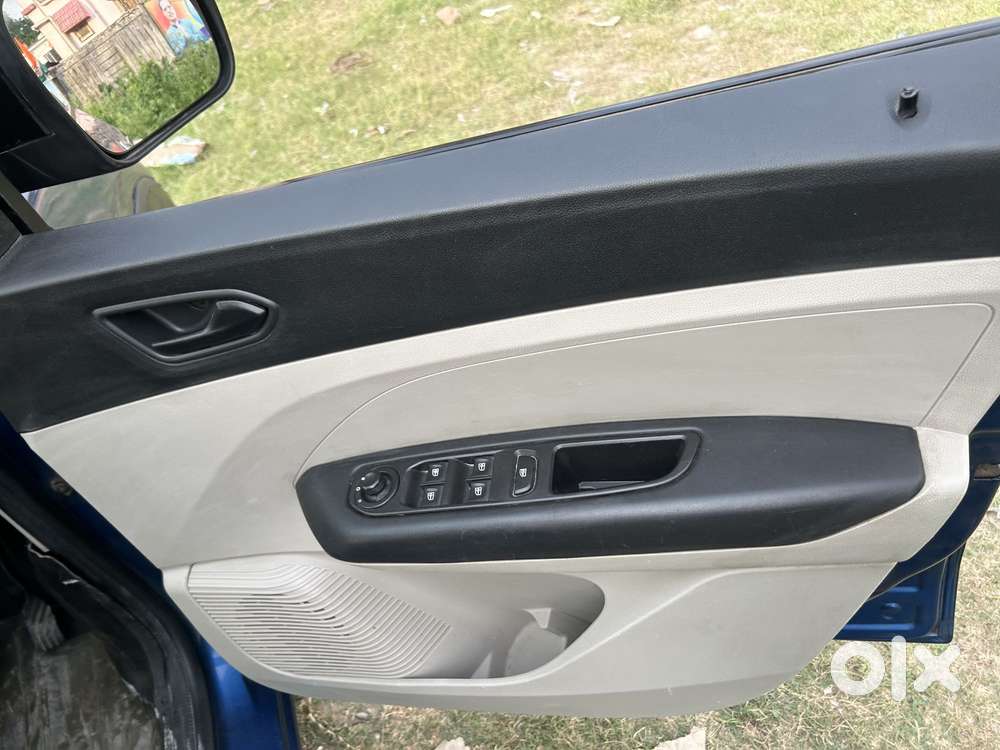 Renault Triber Rxt, 2024, Petrol