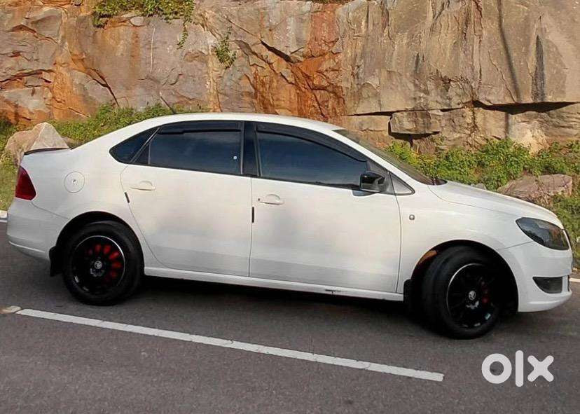 Skoda Rapid 2014 Petrol 645804 Km Driven