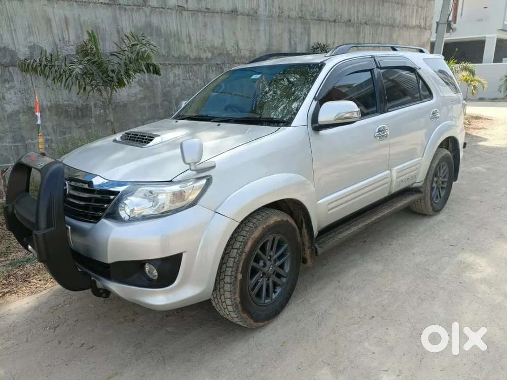 Toyota Fortuner 2013 Diesel 270000 Km Driven
