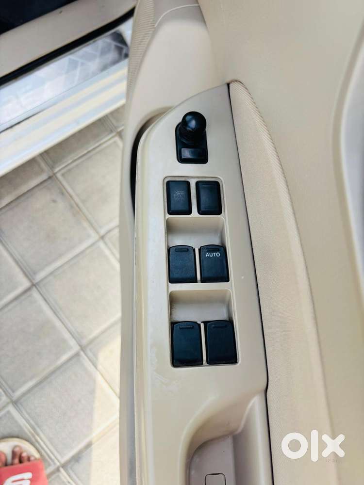 Maruti Suzuki Swift Dzire Vxi Optional, 2016, Cng & Hybrids