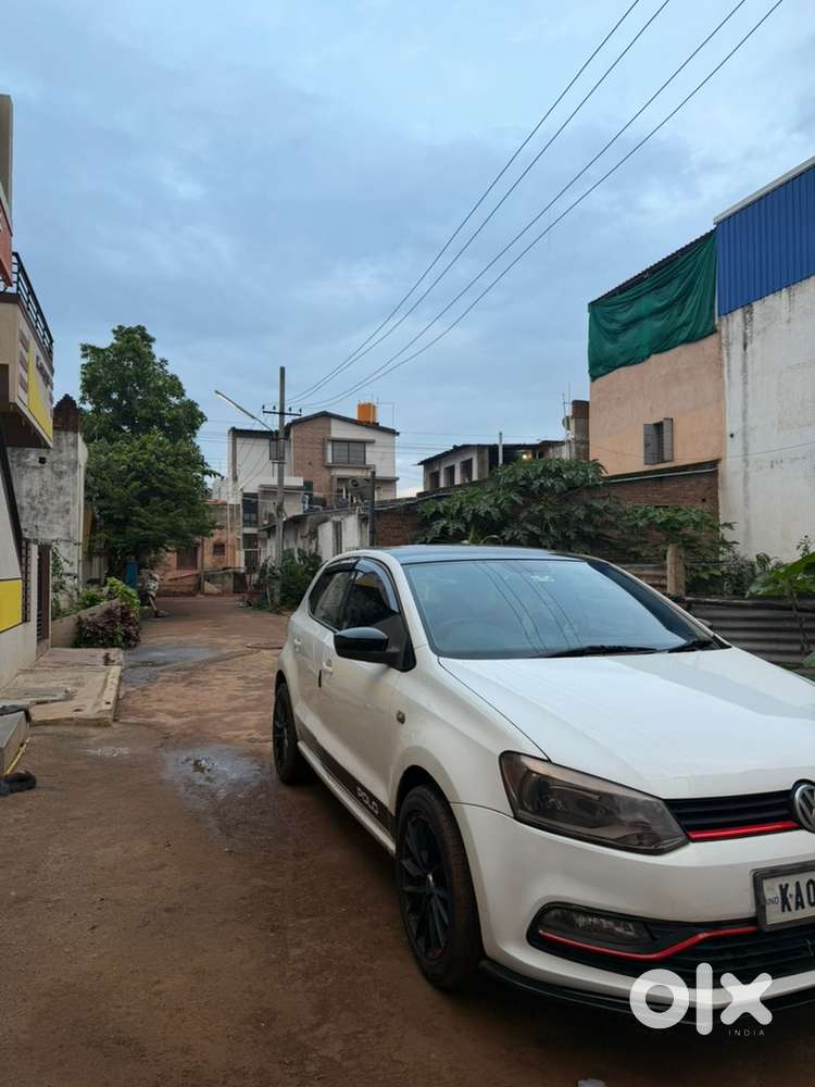 Volkswagen Polo 2015 Car