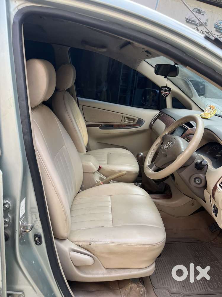 Toyota Innova 2009-2011 2.5 E 8 Str, 2009, Diesel