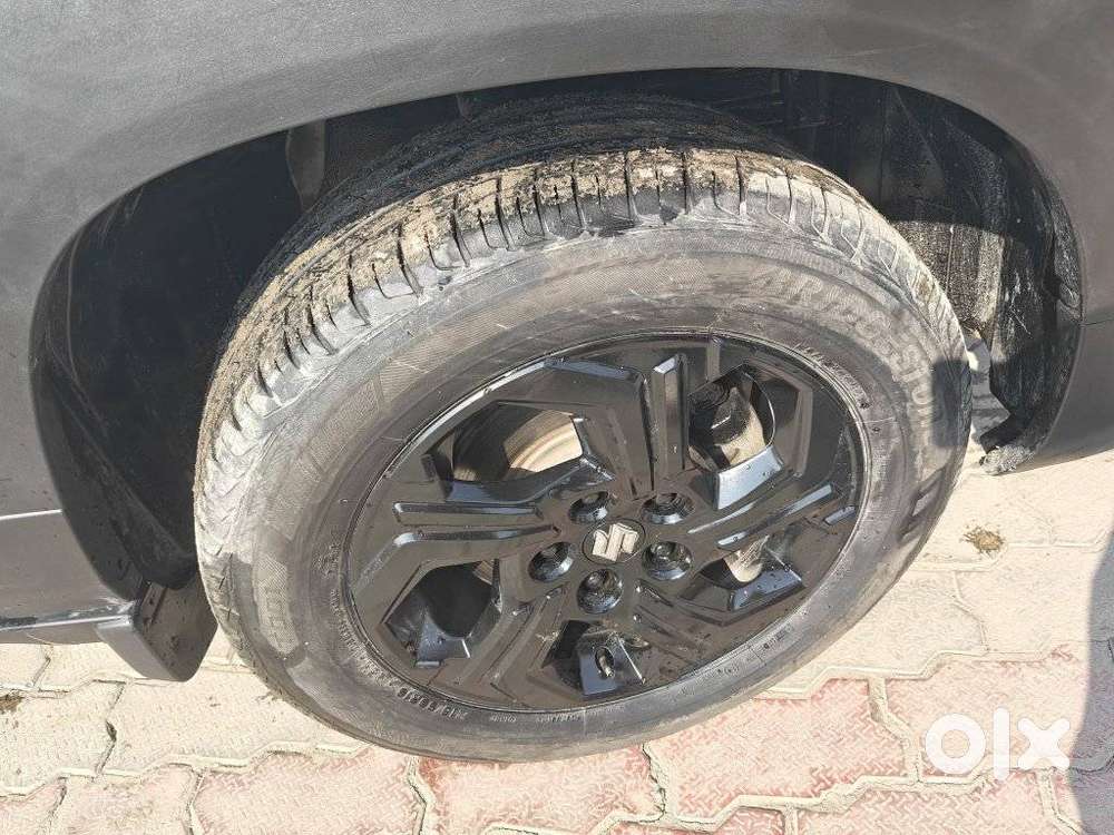 Maruti Suzuki Brezza 1.5 Zxi At Smart Hybrid, 2023, Petrol