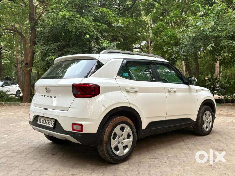 Hyundai Venue E, 2021, Petrol
