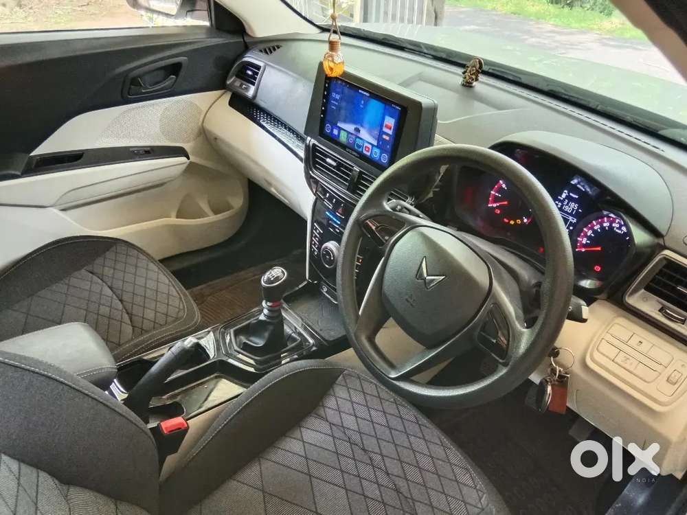 Mahindra Xuv 3xo Petrol 2025