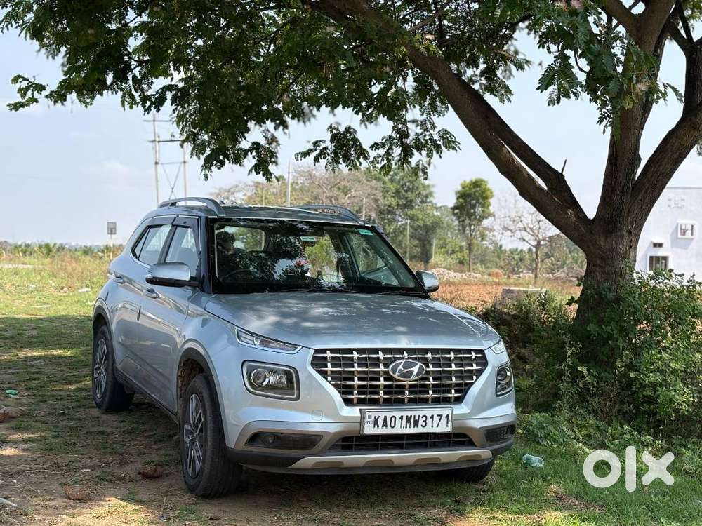 Hyundai Venue 2021 Petrol Well Maintained