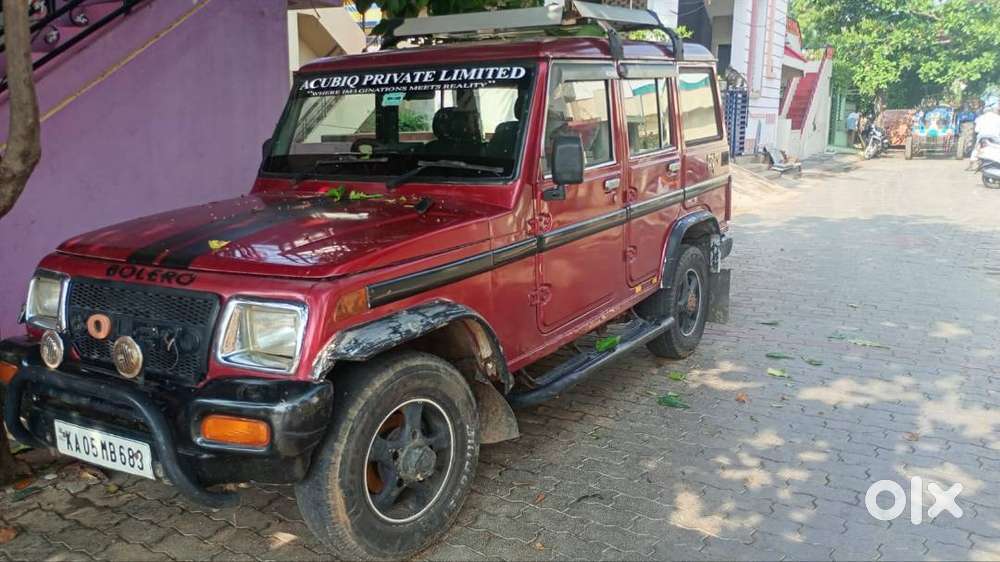 7 Seaters Red Colour
