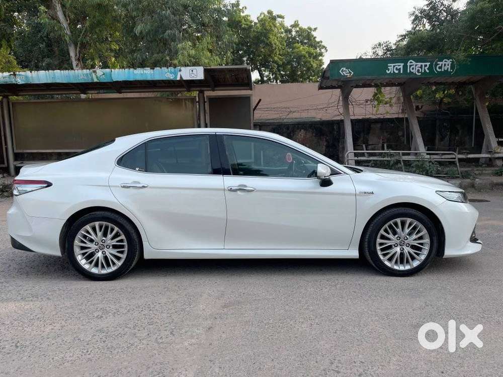 Toyota Camry [2019-ongoing] 2.5 Hybrid, 2019, Cng & Hybrids