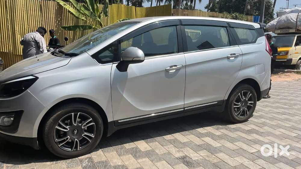 Mahindra Marazzo 2022 Diesel 34000 Km Driven