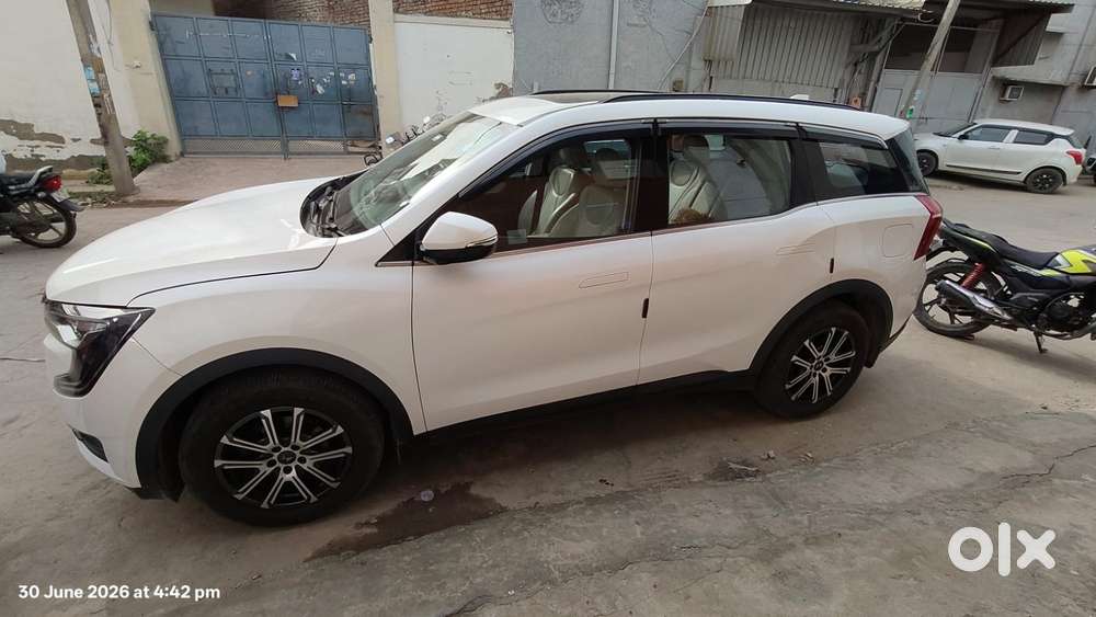 Mahindra Xuv700 2.0 Ax 7 Petrol At Str, 2024, Petrol