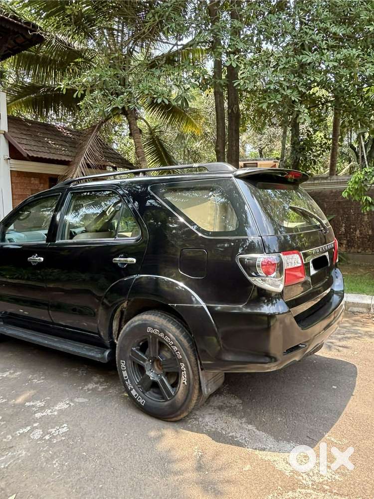 Toyota Fortuner [2009-2012] 3.0 4x4 Mt, 2010, Diesel