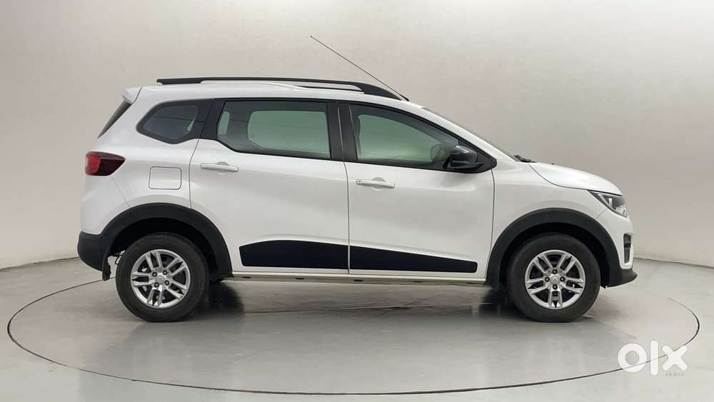 Renault Triber Rxt, 2023, Petrol