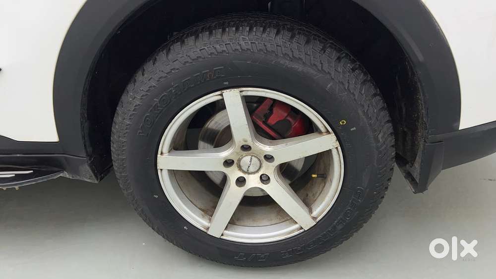 Mahindra Xuv700 2.0 Ax 3 Petrol Mt 5 Str, 2022, Petrol