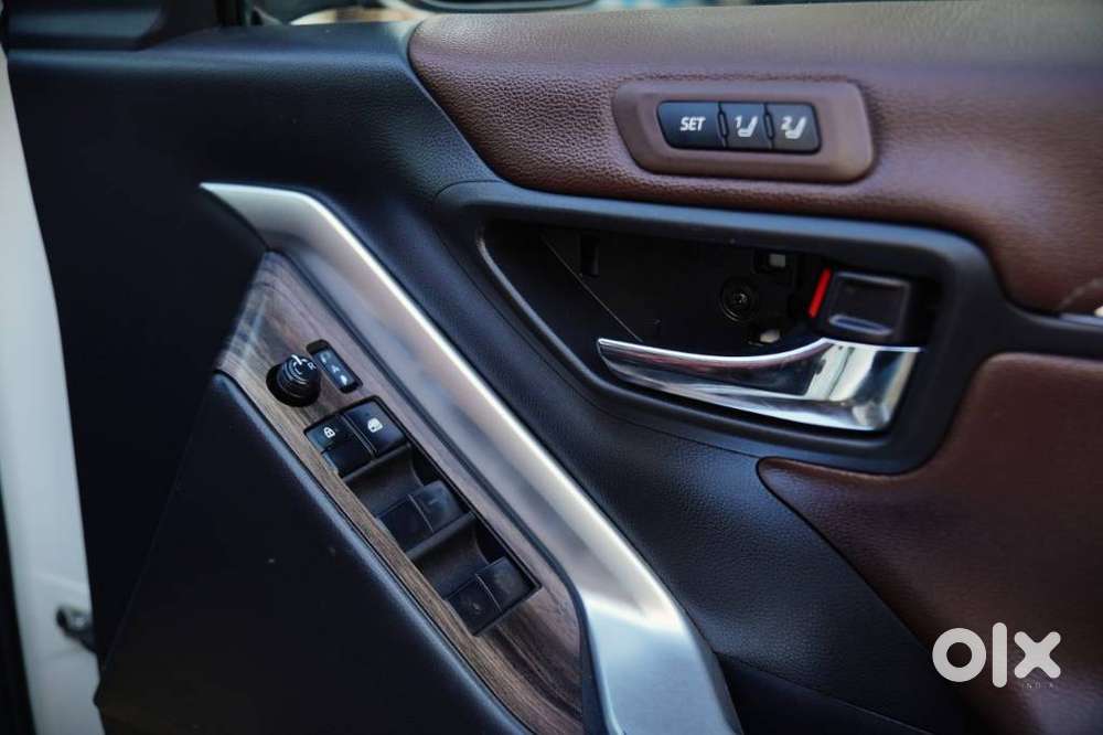 Toyota Innova Hycross 2.0 Zx Hybrid 7 Str, 2023, Petrol